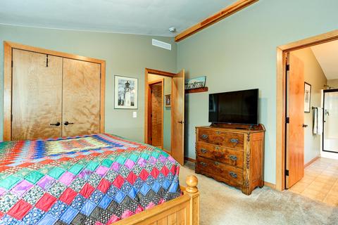 60892 Ridge Dr, Bend, OR 97702 photo 12