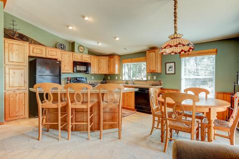 60892 Ridge Dr, Bend, OR 97702 photo 7