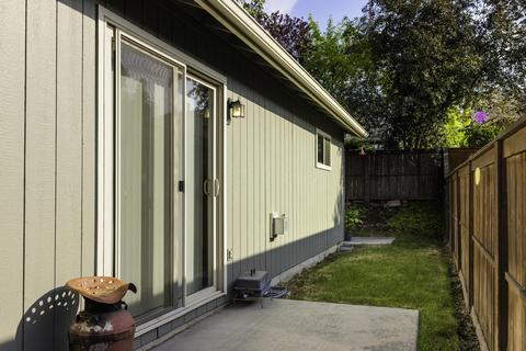 2964 NE Stanton Ave, Bend, OR 97701 photo 25
