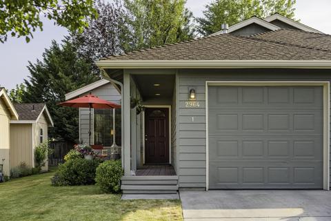 2964 NE Stanton Ave, Bend, OR 97701 photo 2