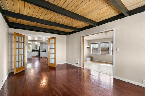 62570 Dodds Rd, Bend, OR 97701 photo 2