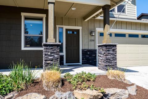 2250 NE Jackson Ave, Bend, OR 97701 photo 4