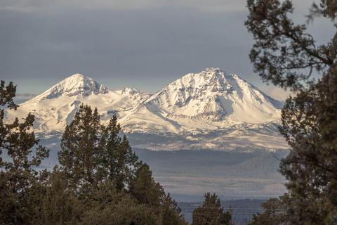 20920 Gift Rd, Bend, OR 97703 photo 1