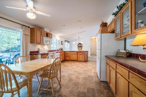 20185 Mountain View Dr, Bend, OR 97703 photo 4
