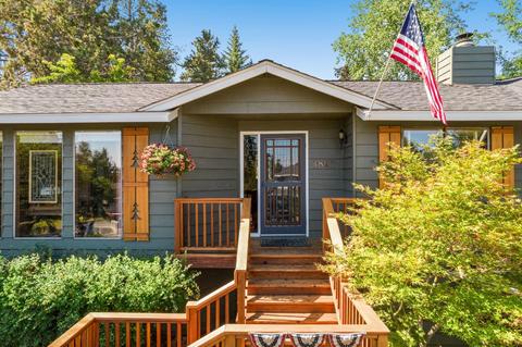 1863 NE Moonglow Ct, Bend, OR 97701 photo 2