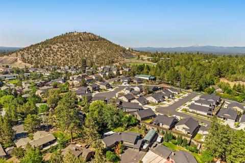 1863 NE Moonglow Ct, Bend, OR 97701 photo 9