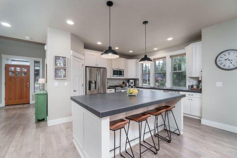19166 Park Commons Dr, Bend, OR 97703 photo 6