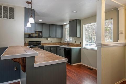 60861 Windsor Dr, Bend, OR 97702 photo 4