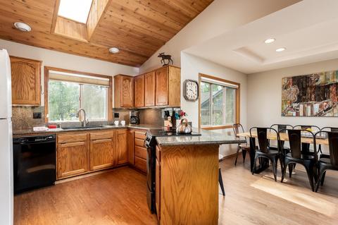 17660 Rogue Ln, Sunriver, OR 97707 photo 5