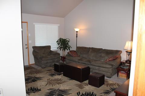 1504 NE Covington Ln, Bend, OR 97701 photo 2
