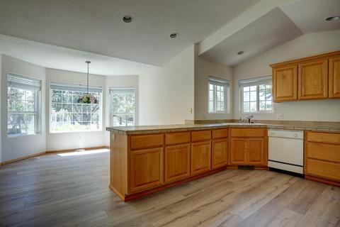 64584 Becky Ct, Bend, OR 97701 photo 8
