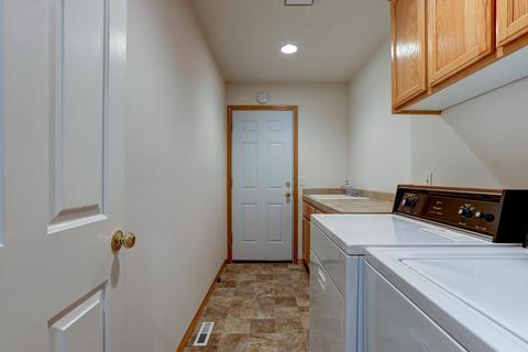 64584 Becky Ct, Bend, OR 97701 photo 13