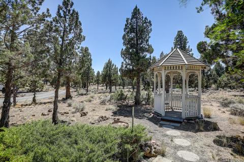 64584 Becky Ct, Bend, OR 97701 photo 26