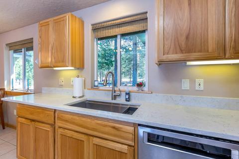 53321 Deep Woods Rd, La Pine, OR 97739 photo 8