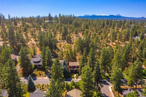431 NW 17th St, Bend, OR 97703 photo 2