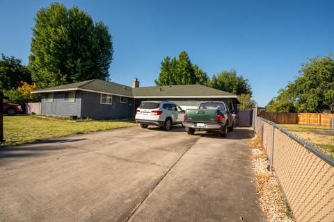 913 Freeman Rd, Central Point, OR 97502 photo 1