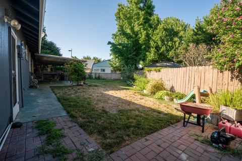 913 Freeman Rd, Central Point, OR 97502 photo 31