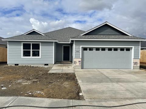 985 Stonewater Dr, Eagle Point, OR 97524 photo 2