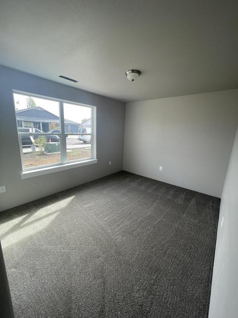 985 Stonewater Dr, Eagle Point, OR 97524 photo 9