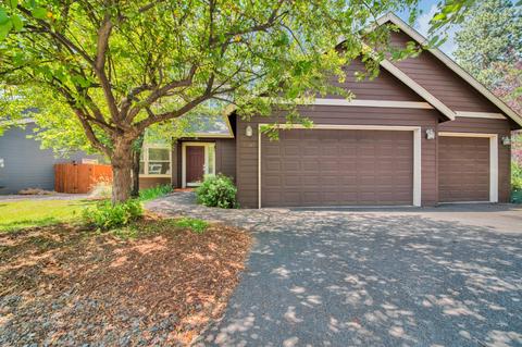 61289 SW Brookside Loop, Bend, OR 97702 photo 5