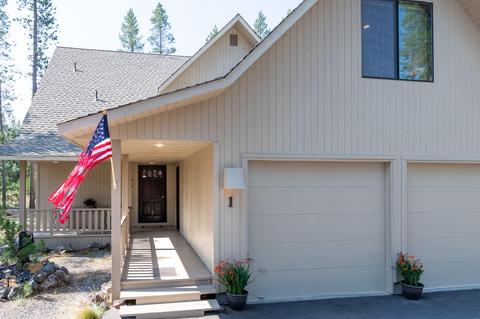 56946 Jackpine Ln, Sunriver, OR 97707 photo 2