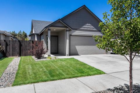 2989 NE Roxy Pl, Bend, OR 97701 photo 2