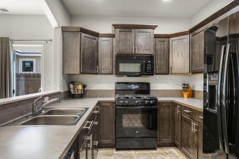 2989 NE Roxy Pl, Bend, OR 97701 photo 9