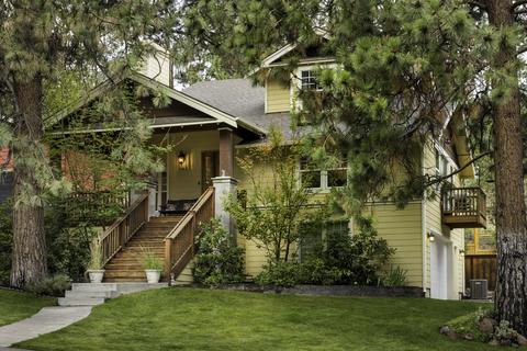 449 NW 17th St, Bend, OR 97702 photo 1