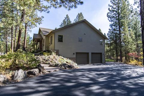 17061 Cooper Dr, Bend, OR 97707 photo 2