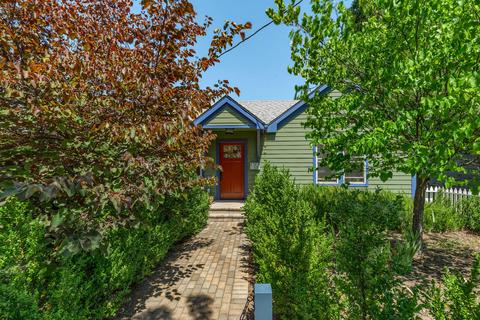 1067 E Main St, Ashland, OR 97520 photo 1