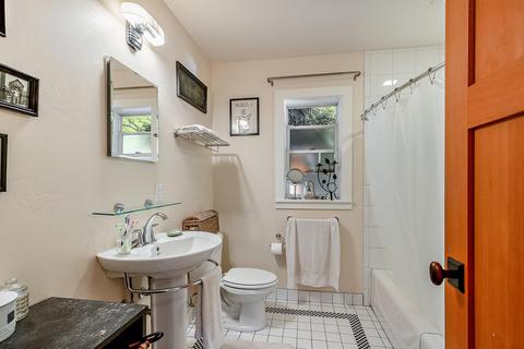 1067 E Main St, Ashland, OR 97520 photo 14