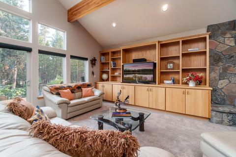 17030 Shawnee Cir, Bend, OR 97707 photo 4