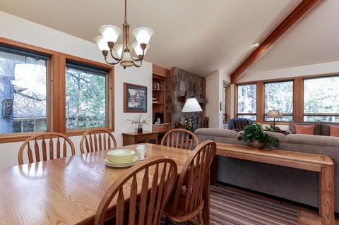 17888 Grouse Ln, Sunriver, OR 97707 photo 5