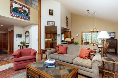 17888 Grouse Ln, Sunriver, OR 97707 photo 3