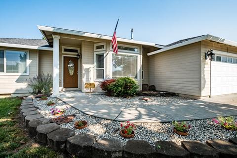 409 Montclair Way, Eagle Point, OR 97524 photo 4