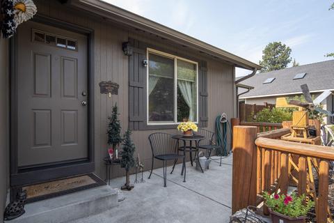 20521 Prospector Loop, Bend, OR 97702 photo 2