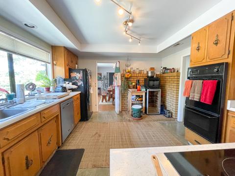 9222 N Applegate Rd, Grants Pass, OR 97527 photo 3