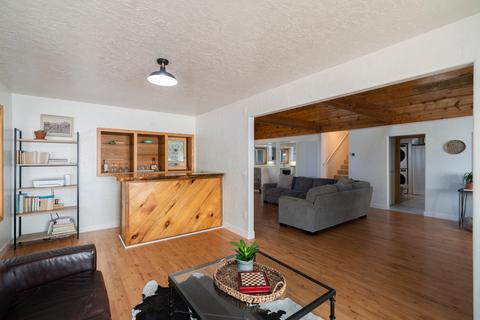 17039 Spring River Rd, Bend, OR 97707 photo 5