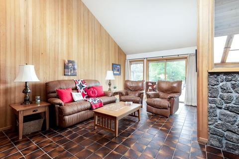 64620 Mcgrath Rd, Bend, OR 97701 photo 1