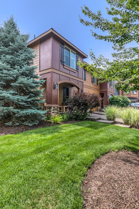 20295 Schaeffer Dr, Bend, OR 97703 photo 3