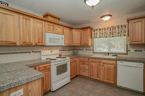 203 Cedar Brook Ln, Cave Junction, OR 97523 photo 10