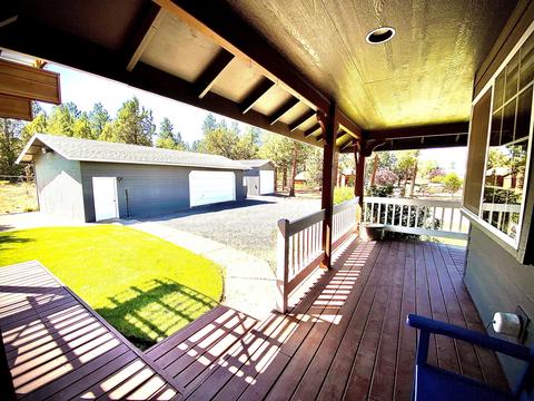 22483 Calgary Dr, Bend, OR 97702 photo 2