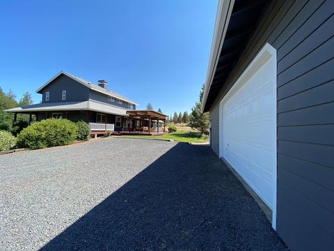22483 Calgary Dr, Bend, OR 97702 photo 32