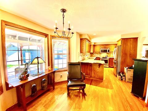 22483 Calgary Dr, Bend, OR 97702 photo 5