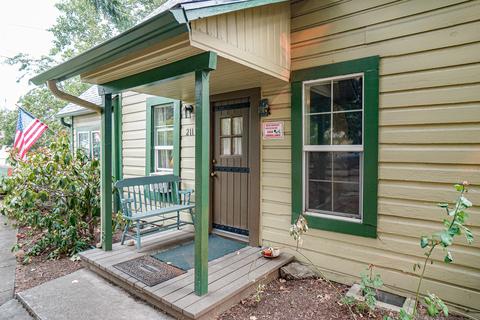 211 Third St, Phoenix, OR 97535 photo 27