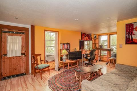 211 Third St, Phoenix, OR 97535 photo 3