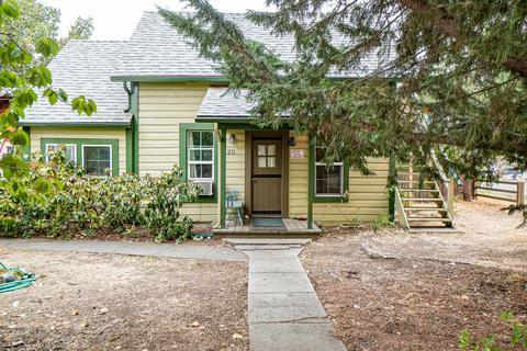 211 Third St, Phoenix, OR 97535 photo 2