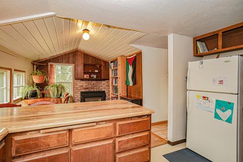 211 Third St, Phoenix, OR 97535 photo 9