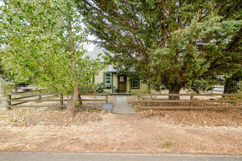 211 Third St, Phoenix, OR 97535 photo 1