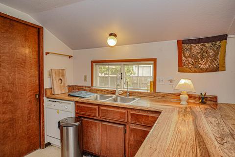 211 Third St, Phoenix, OR 97535 photo 10